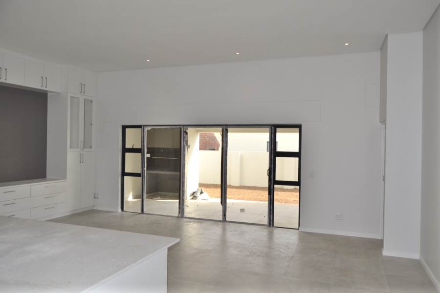 3 Bedroom Property for Sale in Somerset Lakes Western Cape